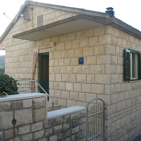 Apartment Pero - Free Wifi And Air Con *